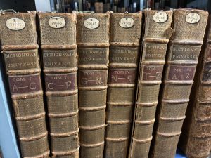 gros plan sur des livres anciens